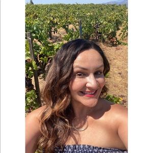 Meet your Posher, Monica